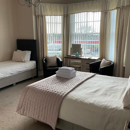 וויטבי Glenora Guest House מראה חיצוני תמונה