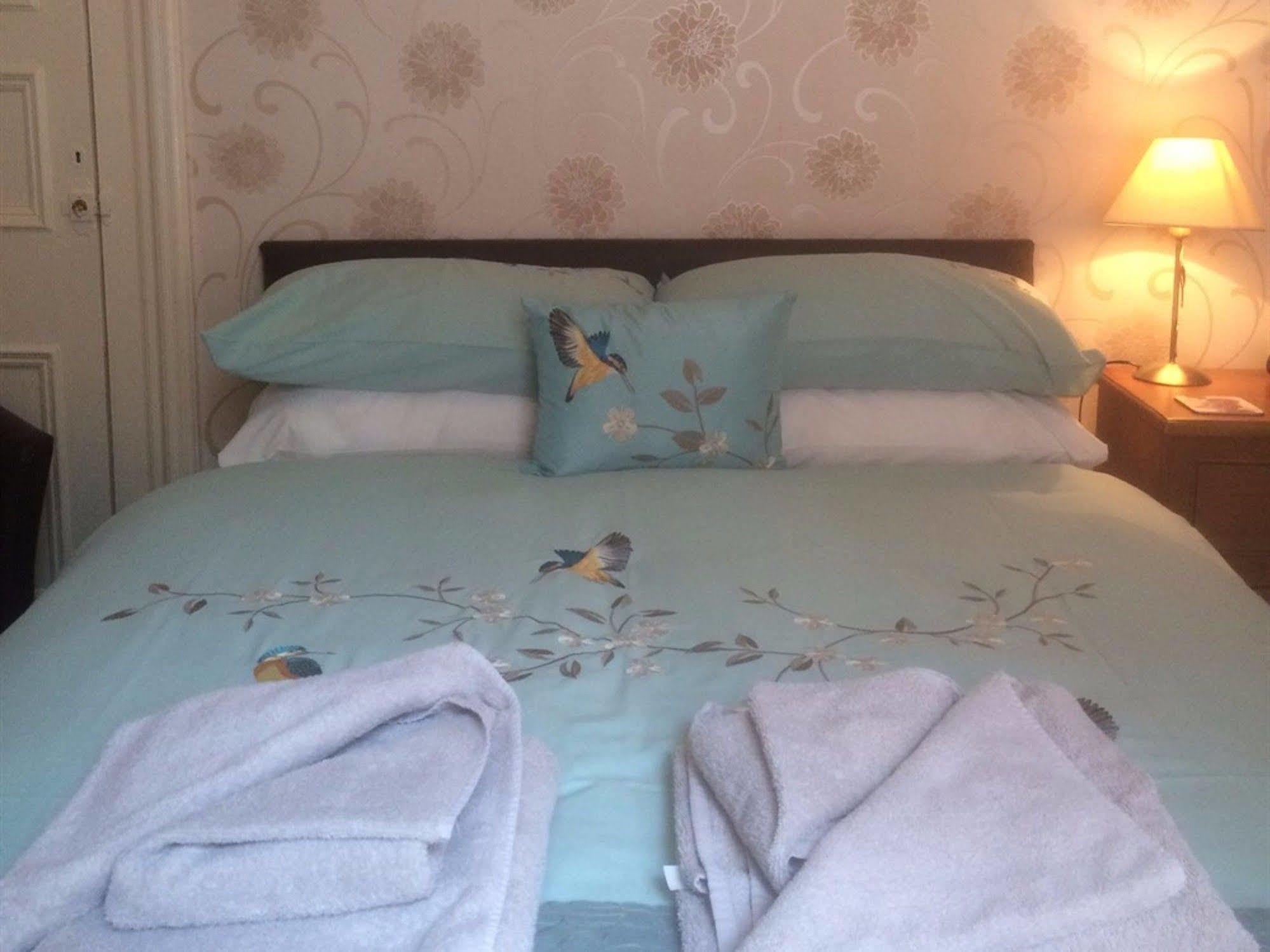 וויטבי Glenora Guest House מראה חיצוני תמונה