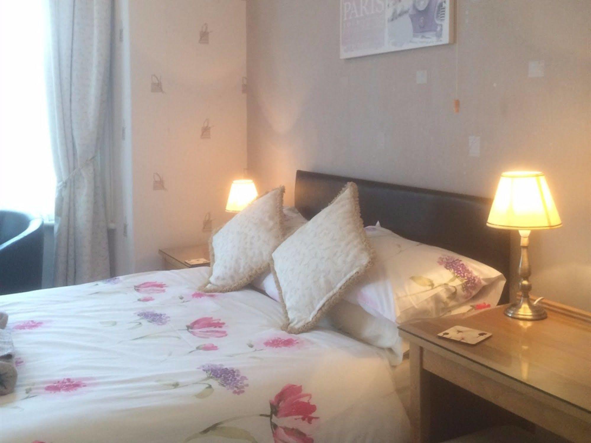 וויטבי Glenora Guest House מראה חיצוני תמונה