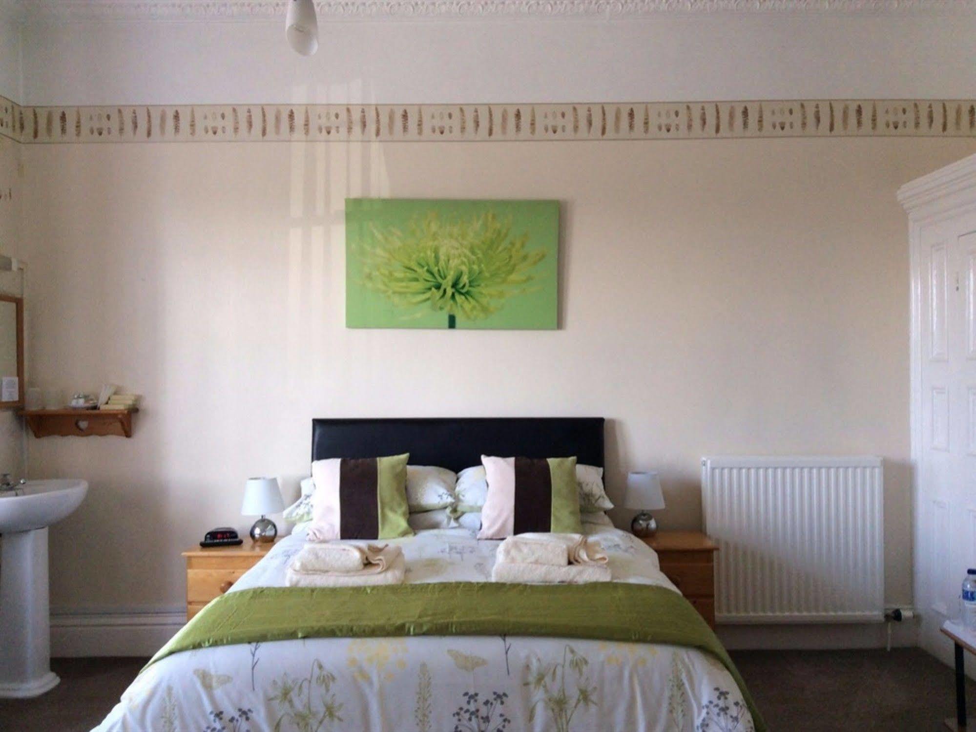 וויטבי Glenora Guest House מראה חיצוני תמונה