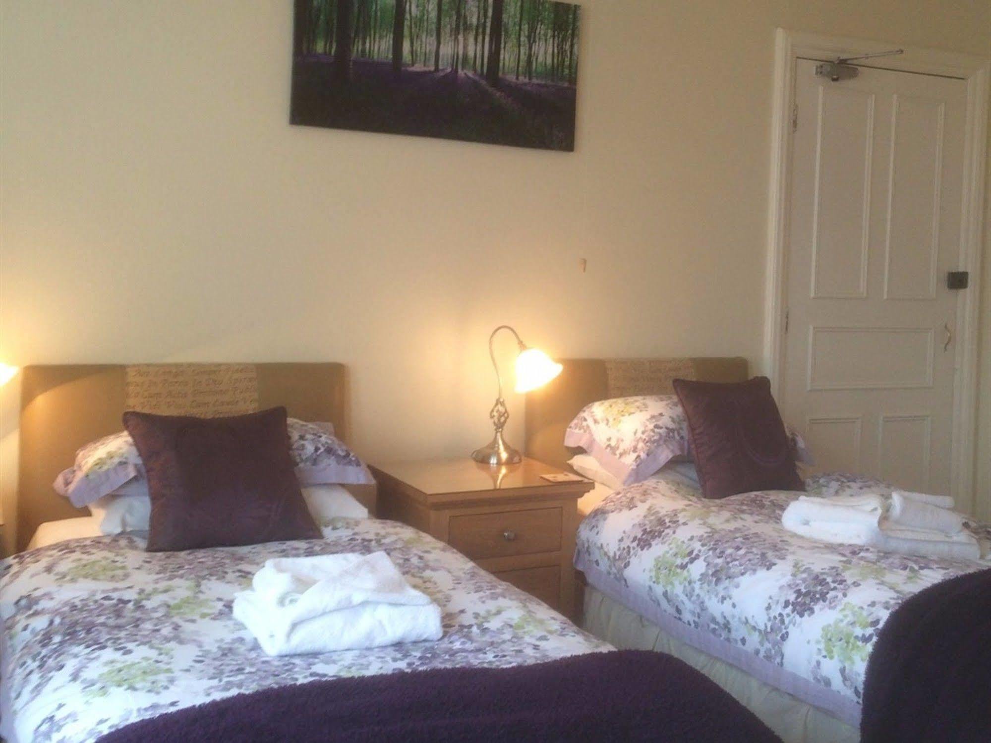וויטבי Glenora Guest House מראה חיצוני תמונה